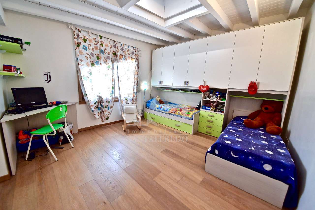 -vendita-16-camera-da-letto-2259841.jpg