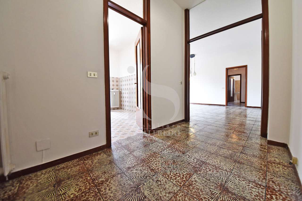 arcore-ottimo-trilocale-con-box-vendita-16-ingresso-1802059.jpg