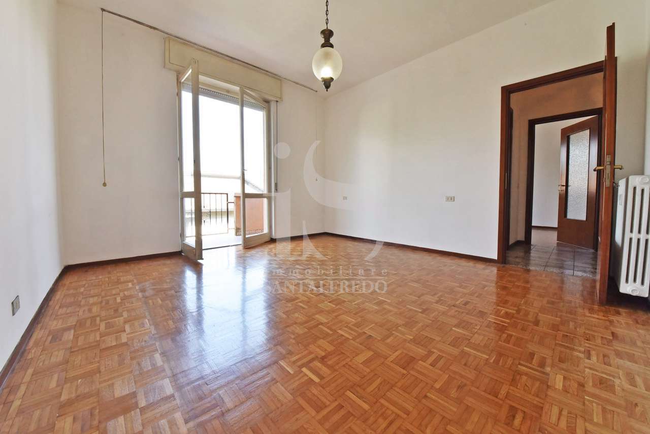 arcore-ottimo-trilocale-con-box-vendita-8-camera-da-letto-1802059.jpg