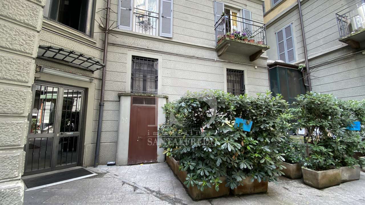 bilocale-arredato-milano-affitto-22-cortile-interno-2259703.jpg