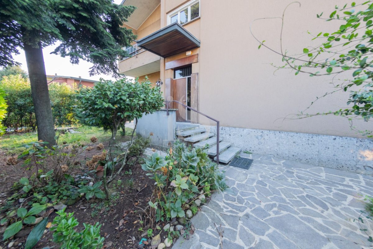 esclusiva-villa-dall’-alto-grado-di-personalizzazione-vendita-34-ingresso-2247254.jpg