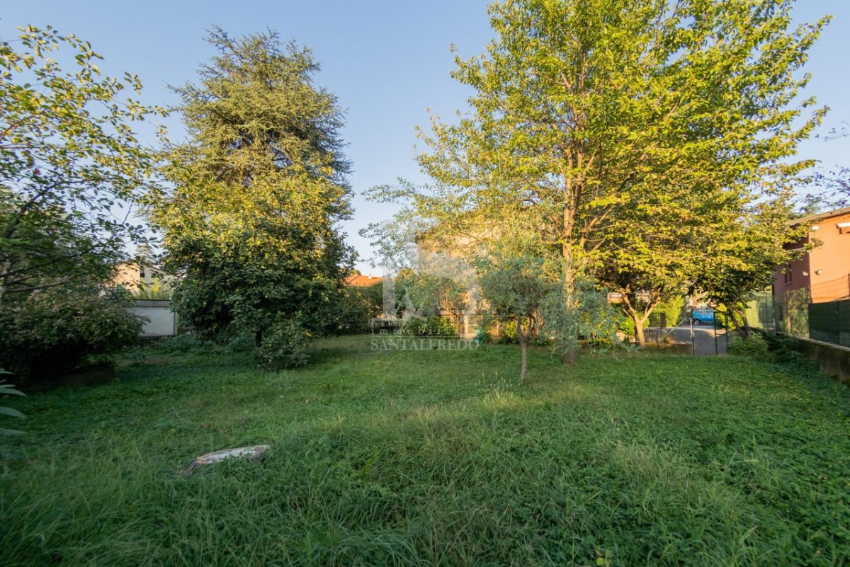 esclusiva-villa-dall’-alto-grado-di-personalizzazione-vendita-8-giardino-2247254.jpg