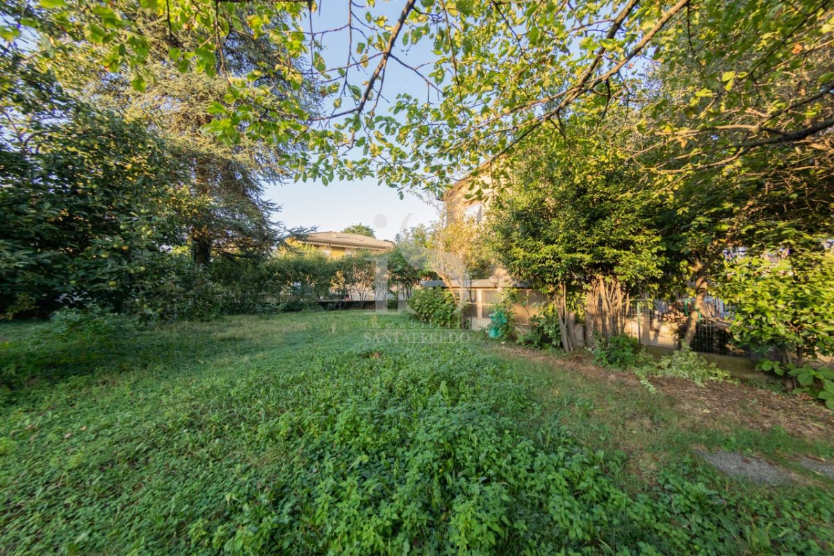 esclusiva-villa-dall’-alto-grado-di-personalizzazione-vendita-9-giardino-2247254.jpg