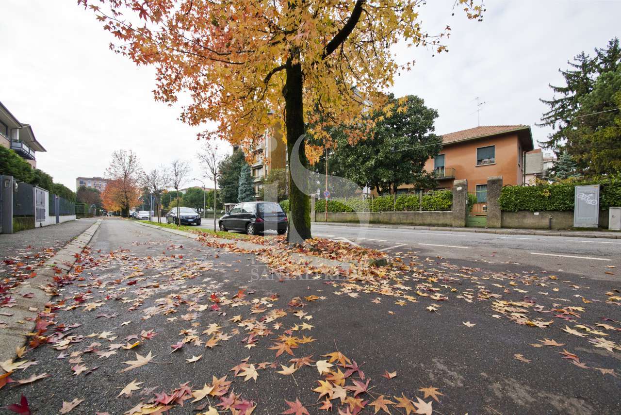 un-grazioso-monolocale-in-un-tranquillo-contesto-in-centro-cittÀ’-vendita-5-zona-circostante-2133434.jpg