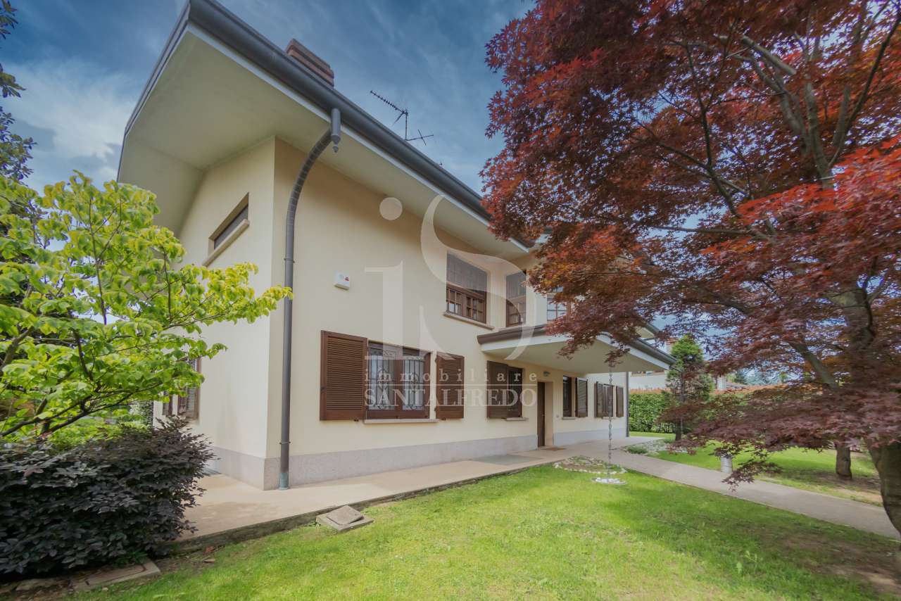 villa-singola-a-cernusco:-tanto-comfort-e-tranquillita’-vendita-3-facciata-villa-con-giardino-milano-cernusco-2259871.jpg
