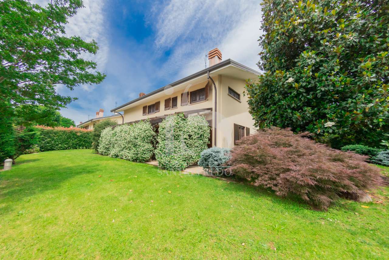 villa-singola-a-cernusco:-tanto-comfort-e-tranquillita’-vendita-5-facciata-villa-con-giardino-2259871.jpg