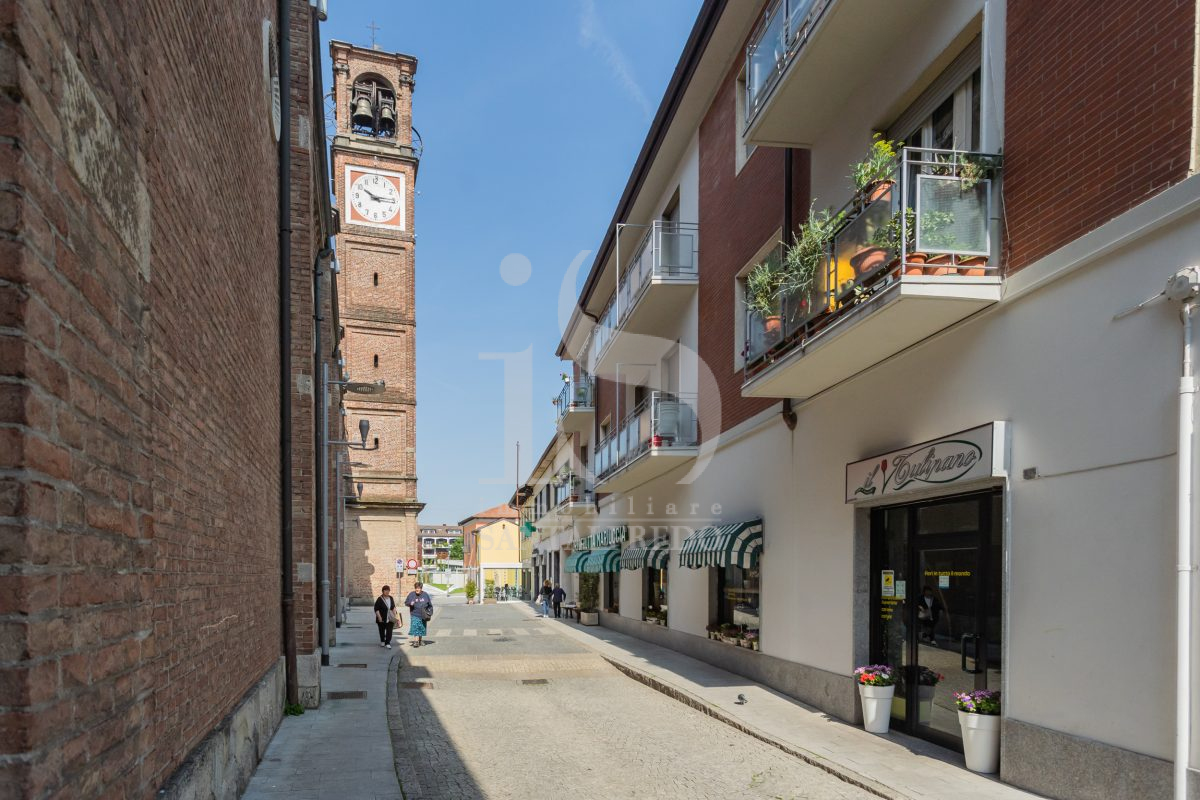 Vendita Mura negozio agrate-18 (17)