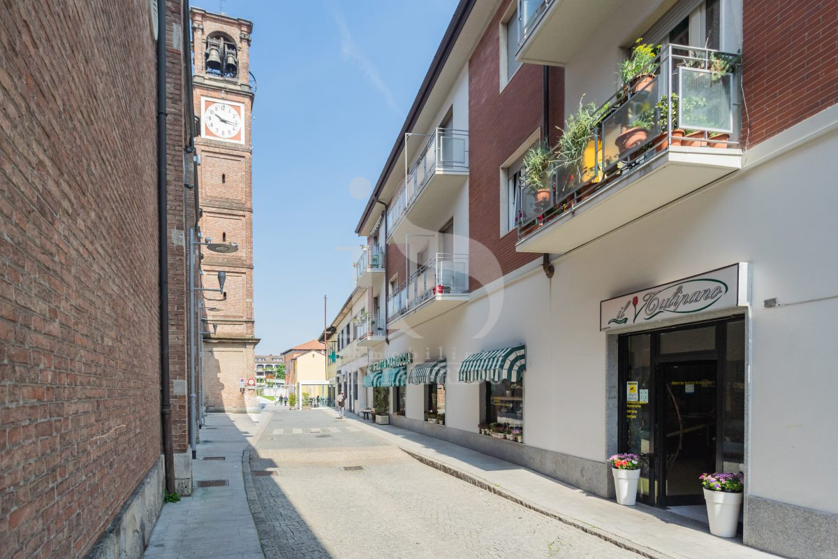 Vendita Mura negozio agrate-18 (21)