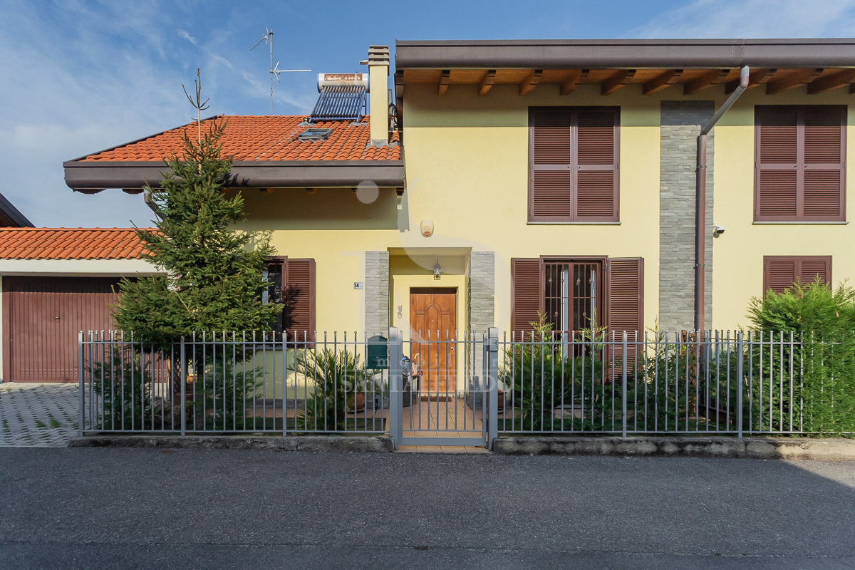Villa a Schiera Usmate Velate (23)