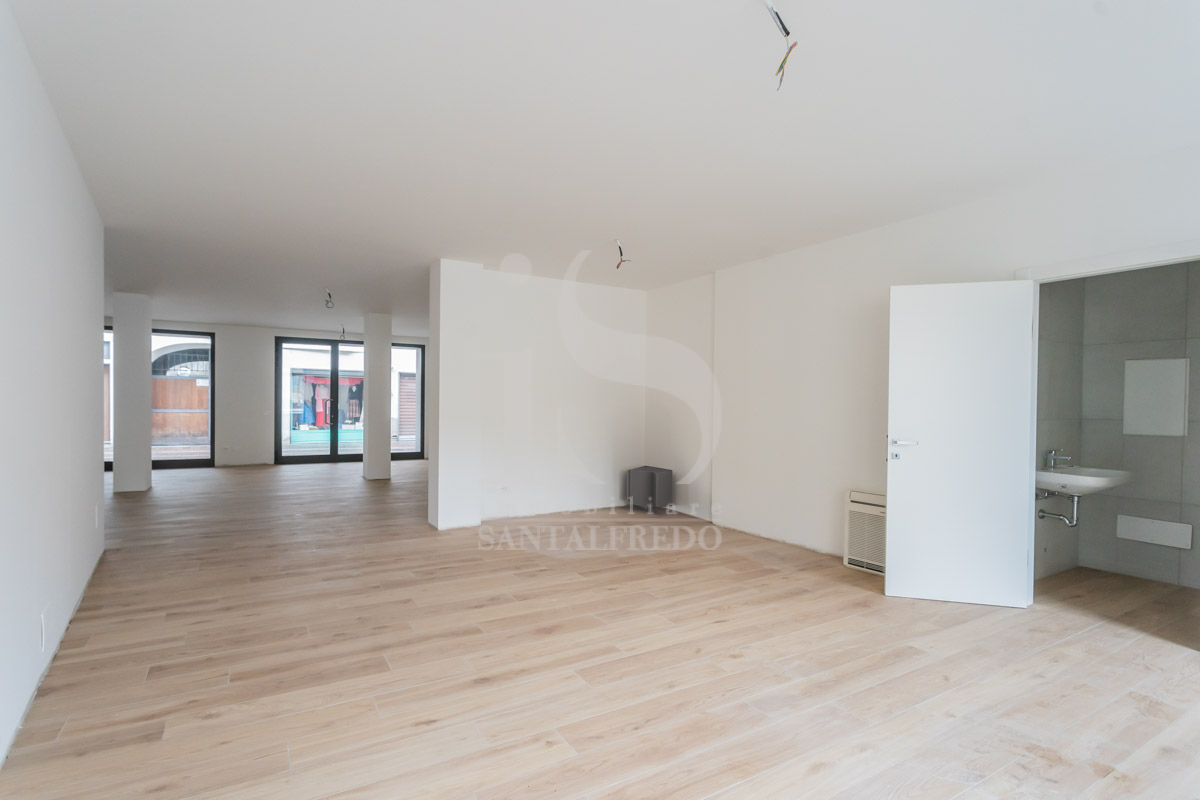 Negozi in Vendita Vimercate (6)