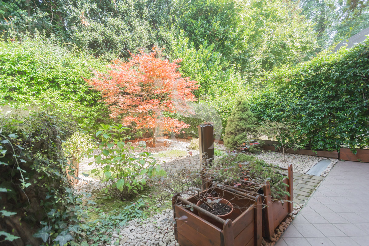 Villa con Giardino in vendita ad Arcore