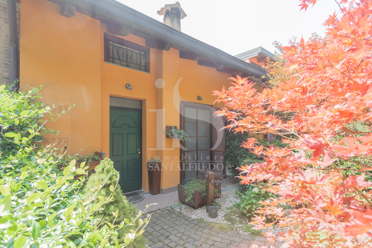 Villa con Giardino in vendita ad Arcore