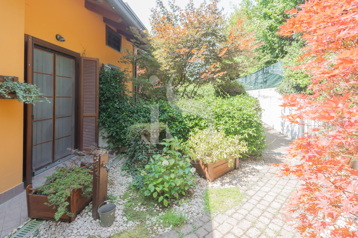 Villa con Giardino in vendita ad Arcore