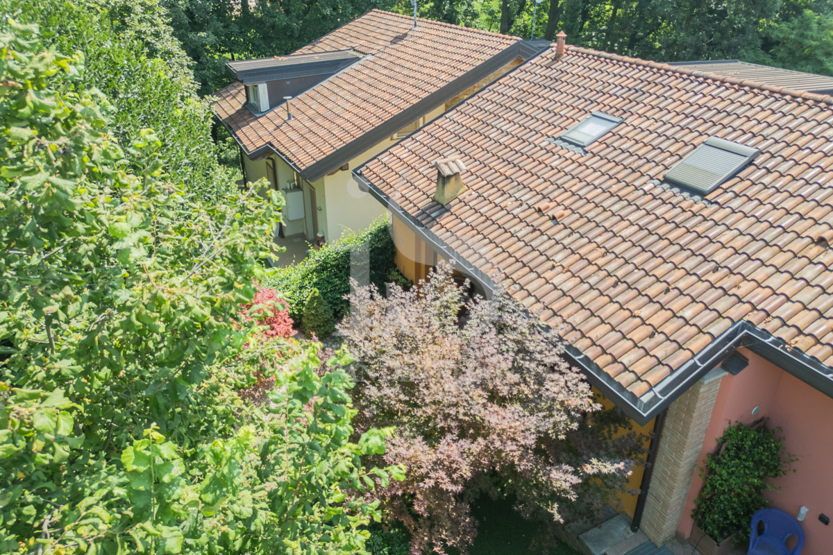 Villa con Giardino in vendita ad Arcore
