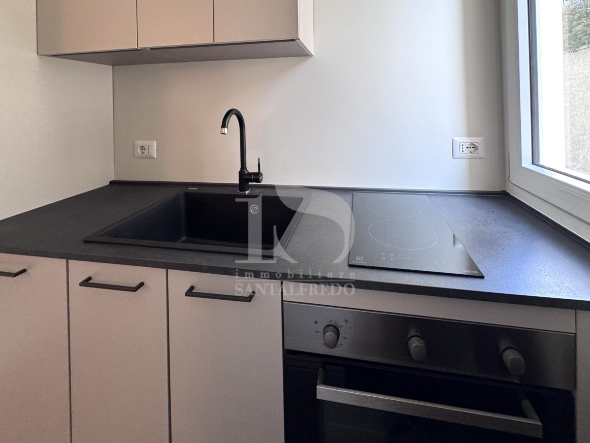 Milano Certosa monolocale ristrutturato