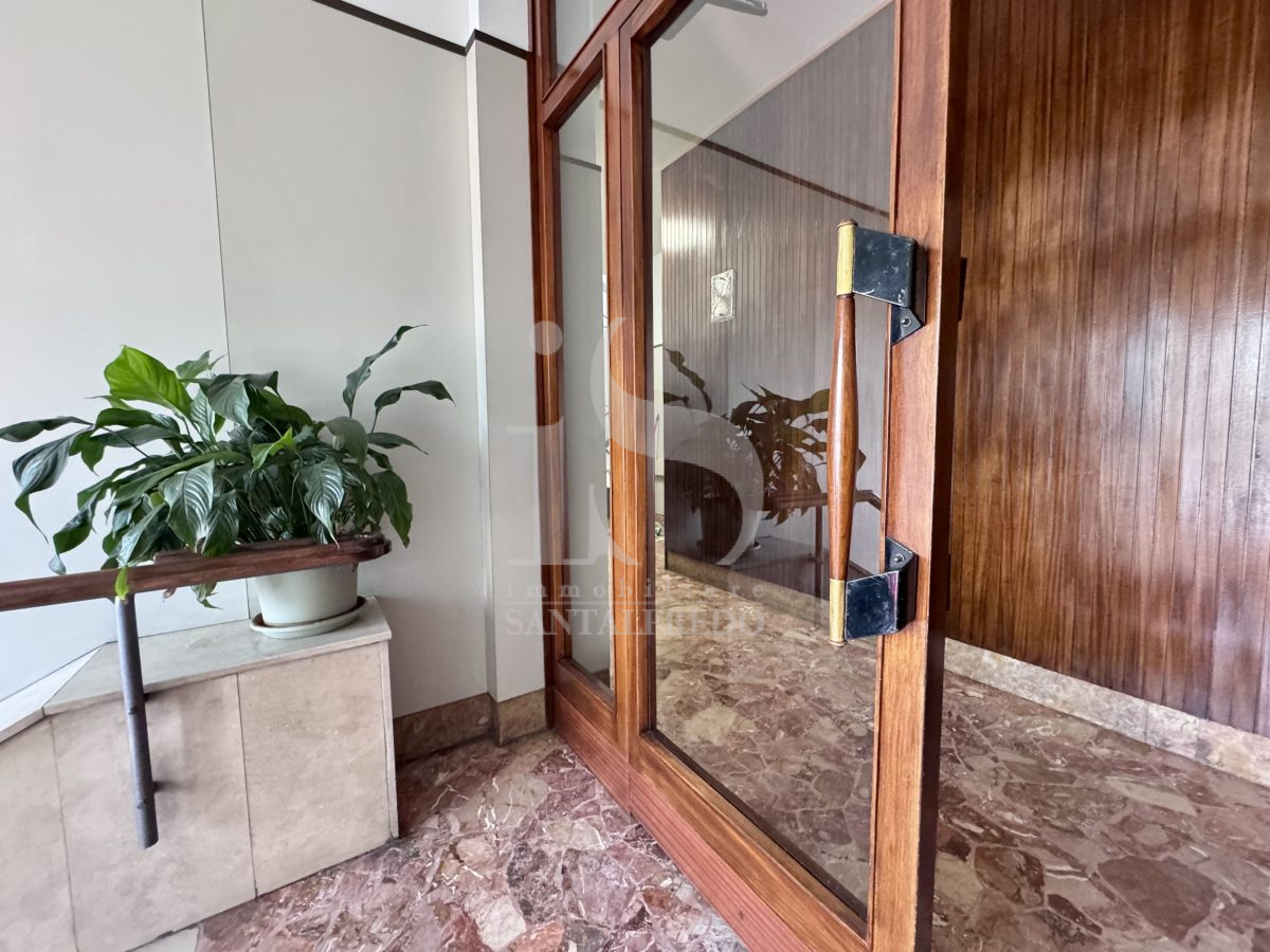 Milano Certosa monolocale ristrutturato