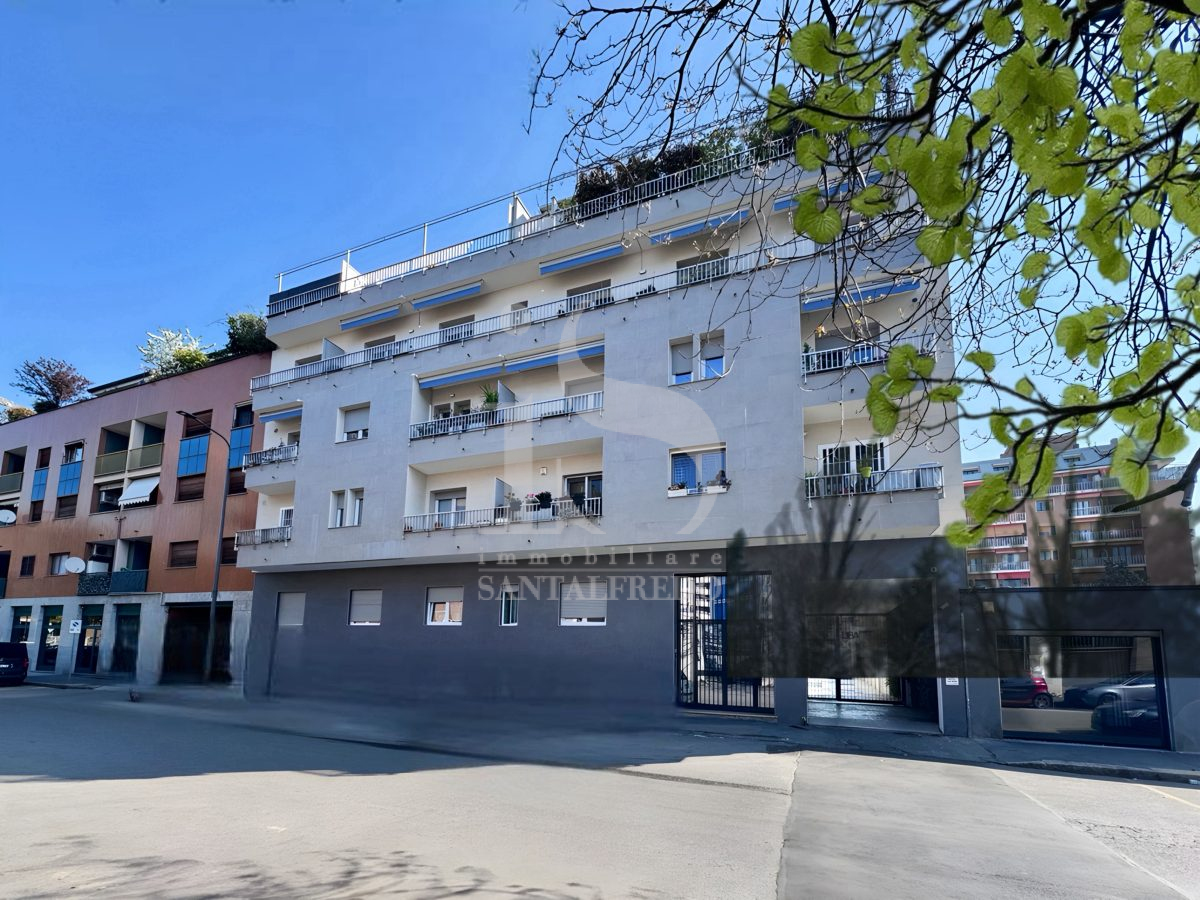 Milano Certosa monolocale ristrutturato