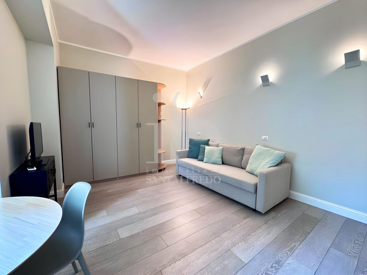 Milano Certosa monolocale ristrutturato