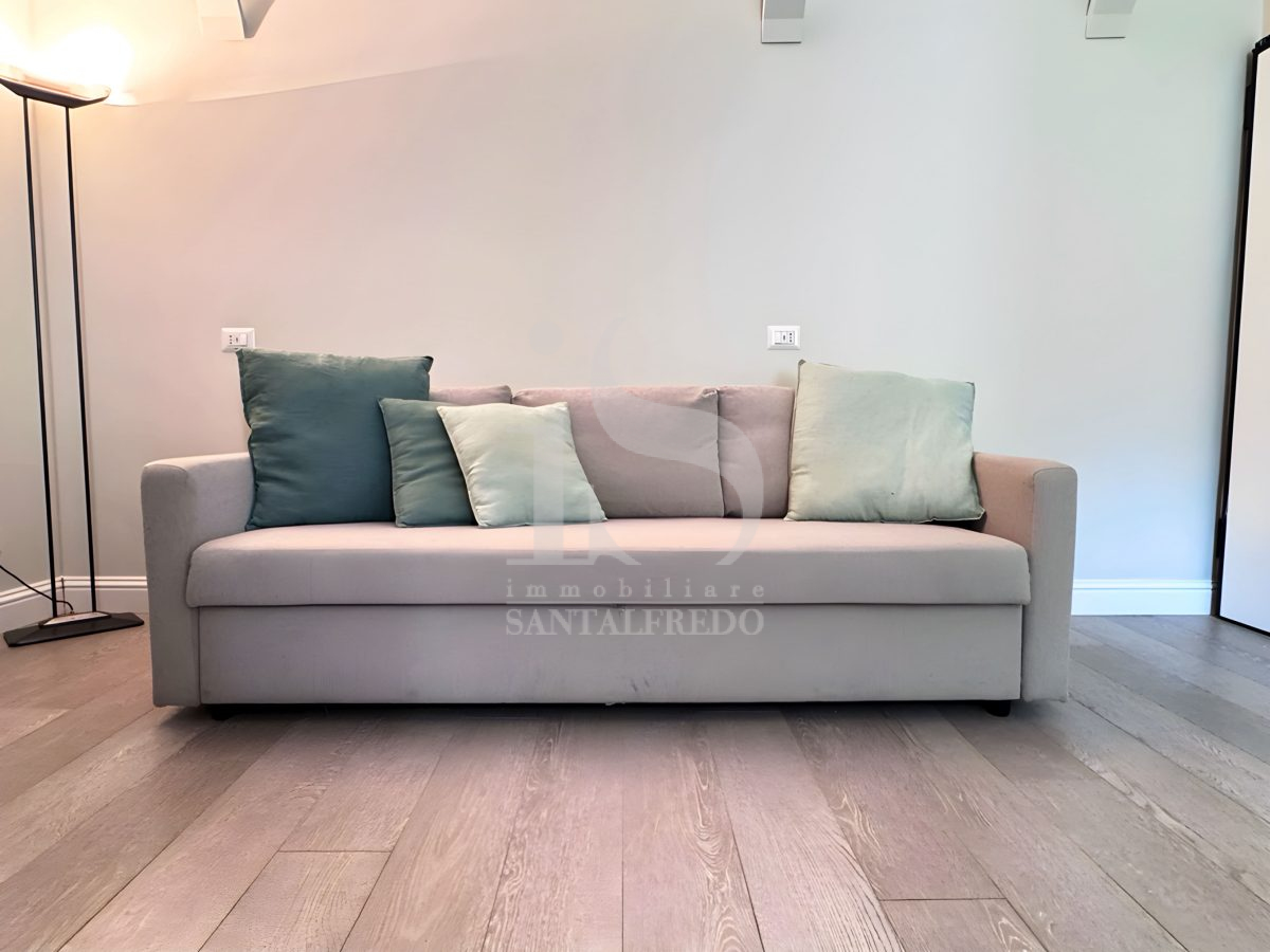 Milano Certosa monolocale ristrutturato