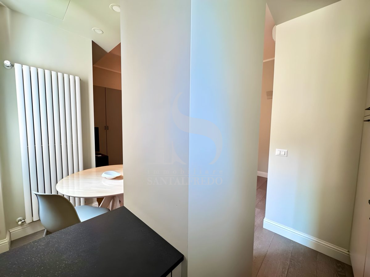 Milano Certosa monolocale ristrutturato