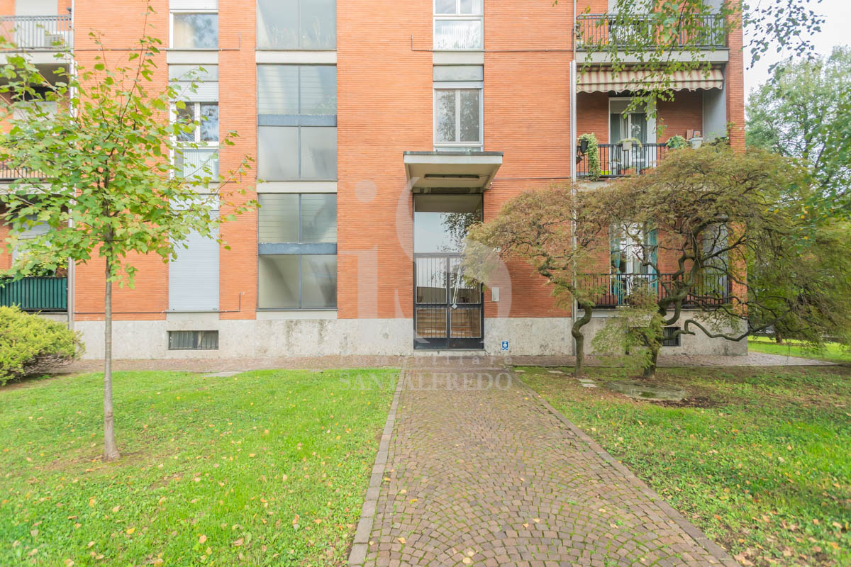 Trilocale con box e giardino condominiale a Concorezzo